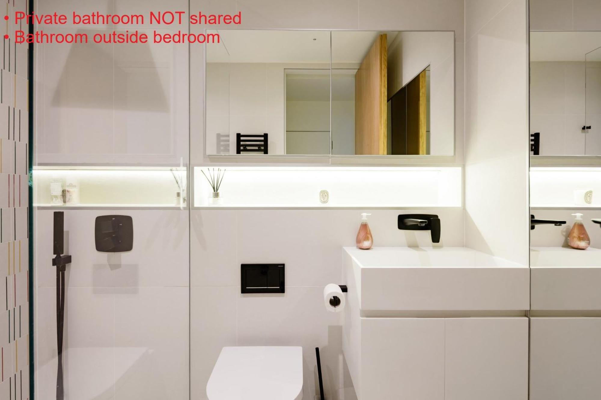 Modern Apartment & Rooms At Charing Cross Londres Exterior foto